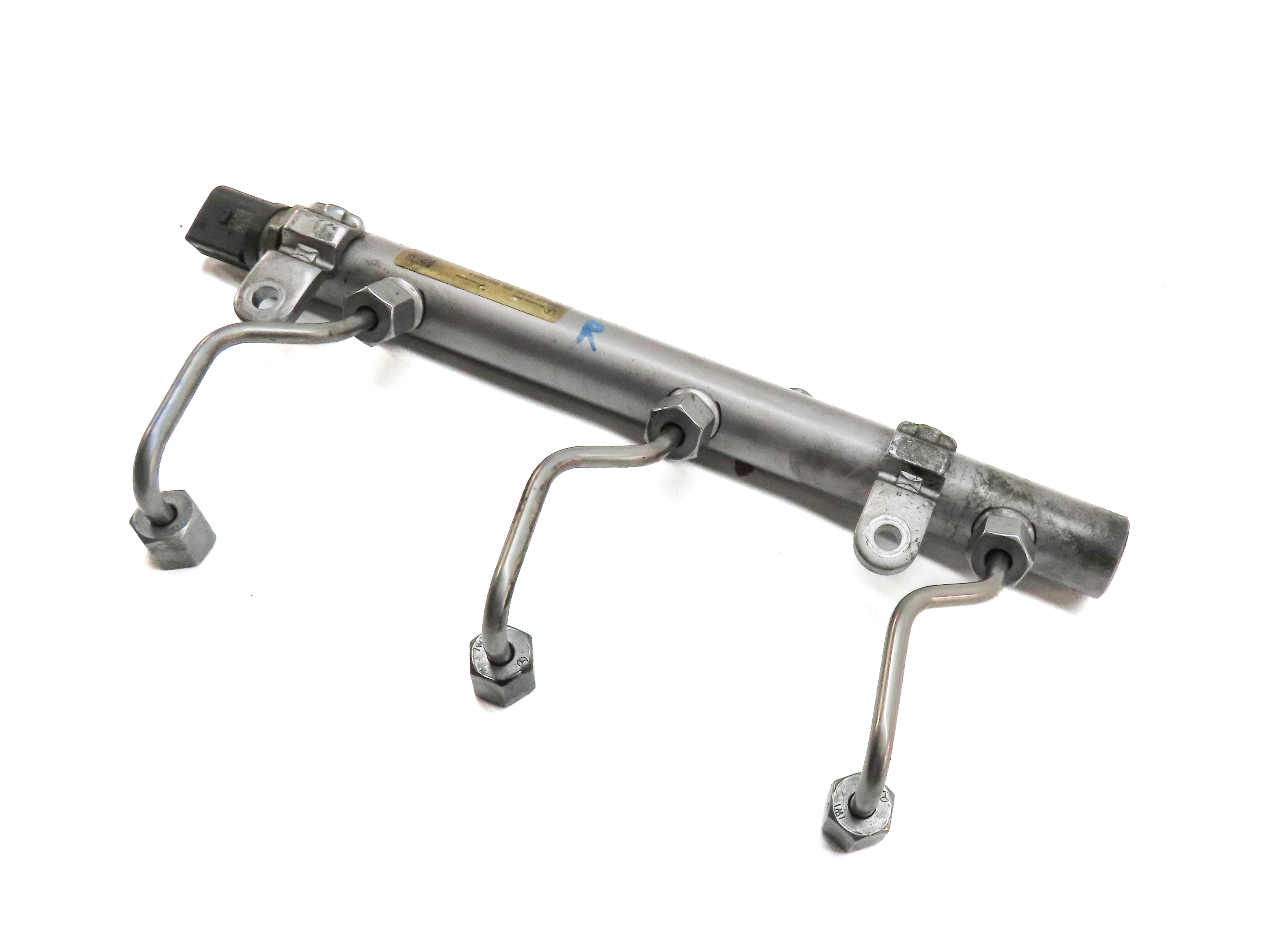 2009 MERCEDES ML320 (W164) 3.0L (OM642) ENGINE FRONT RIGHT FUEL RAIL w/ LINES — exact item pictured